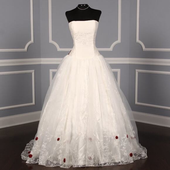 St. Pucchi Fleur Detailed W/ Roses Wedding Dress